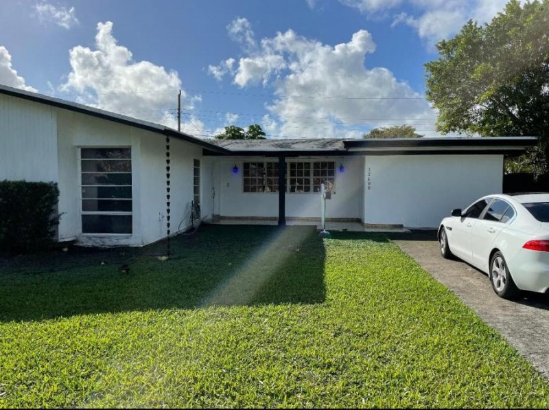 VENDO FOURPLEX  EN MIAMI CERCA DE BRICKELL.